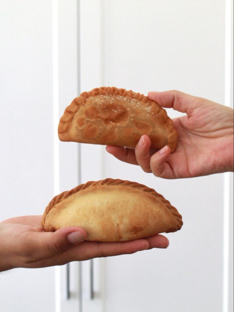 manos y empanadas